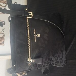 Michael Kors Kelsey Large Leopard Nylon Crossbody bag.